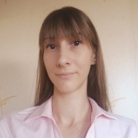 Dr. Eva Tuba 